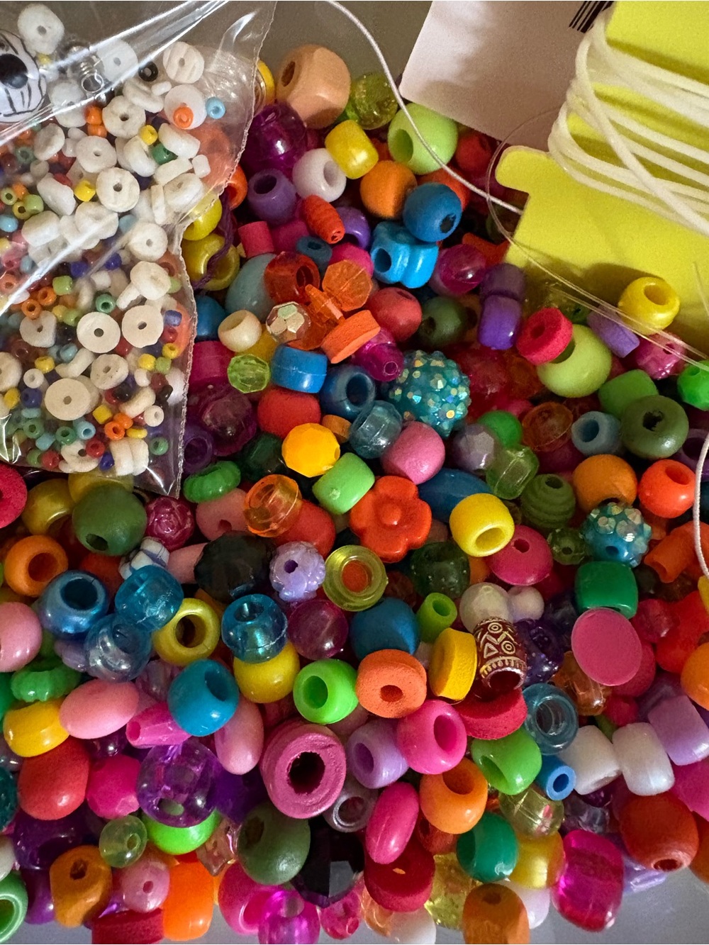 Assorted Bright Kids Beads - Multi-Color Craft Kit - Picture 11 of 12